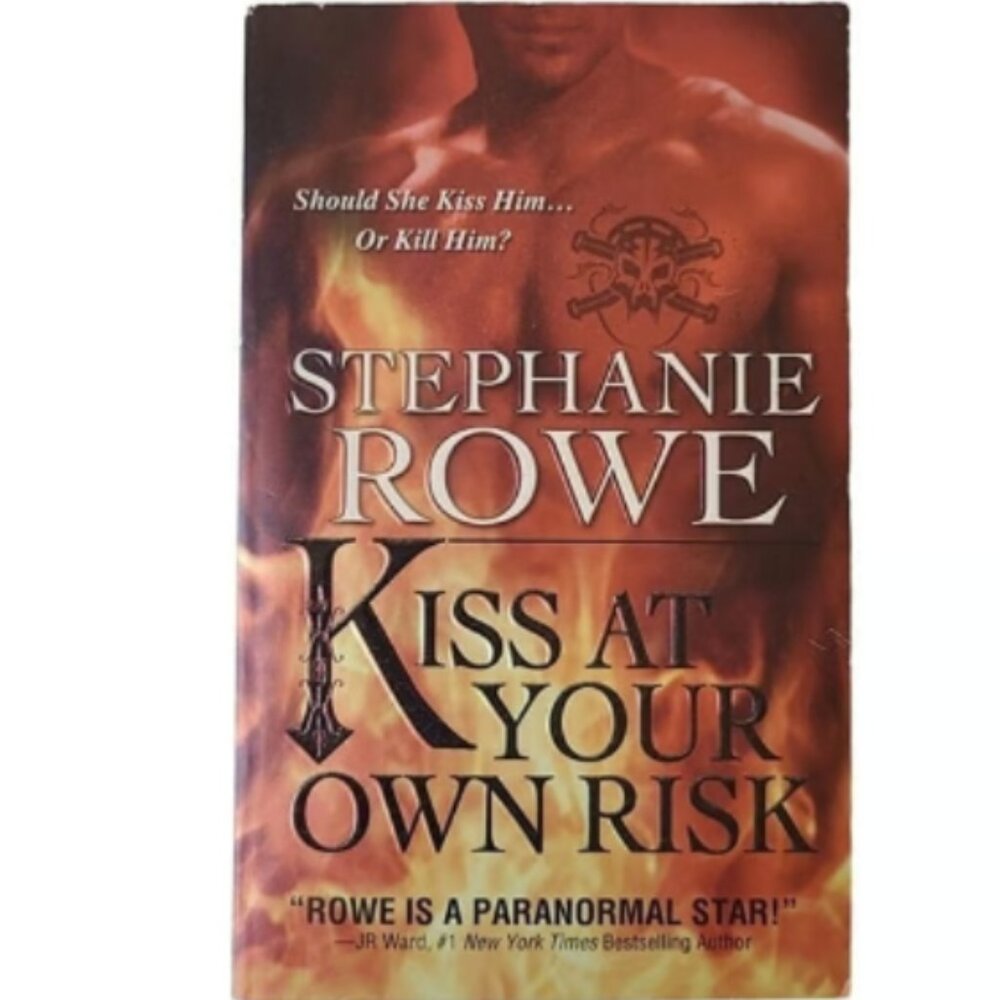 5/$15 Book Paranormal Romance Kiss at your Own Risk Rowe Soulfire 1 Witches